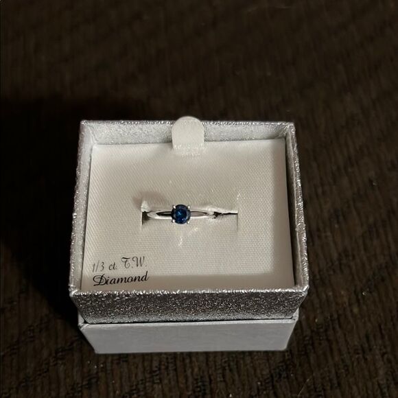Elegant Silver and Blue Stone diamond Ring - Picture 1 of 9
